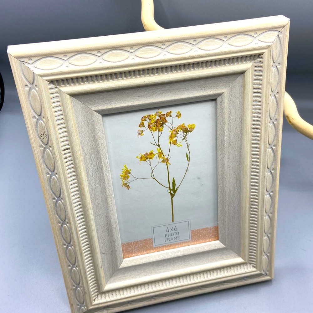 Detailed Wooden Picture Frame + free 🎁